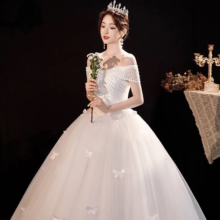 Giang bui custom wedding dress