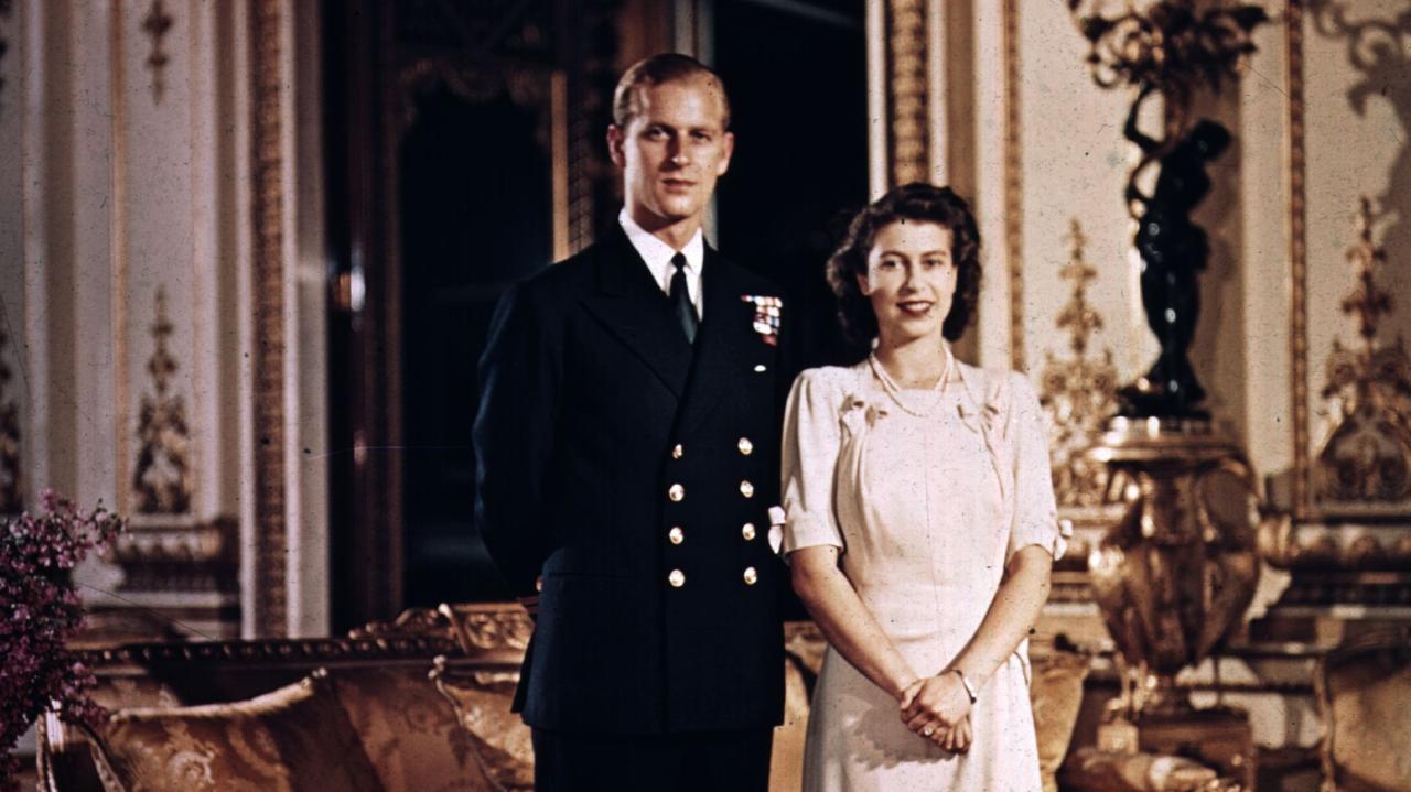 Elizabeth philip queen prince relationship timeline 1947 engagement hulton