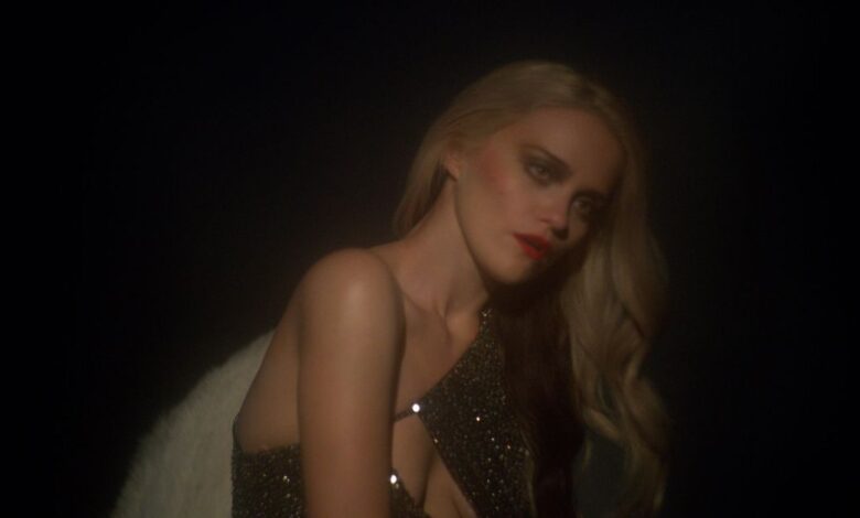 Sky ferreira leash interview