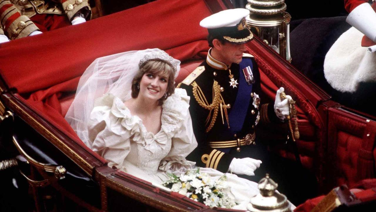 White wedding dress history