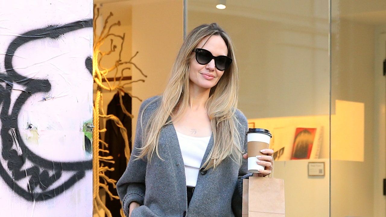 Jolie angelina braided popsugar backgrid vogue Jolie angelina braided popsugar backgrid vogue