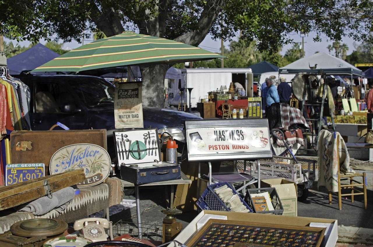 About Us — Palm Springs Vintage Market Best vintage stores in palm springs