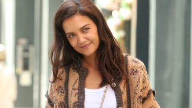 Katie holmes fall color blocking style