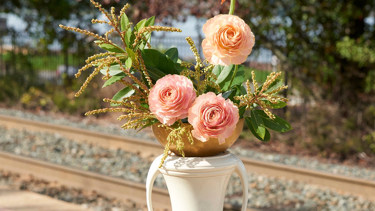 Florist ariel dearies guide to rhinebeck new york