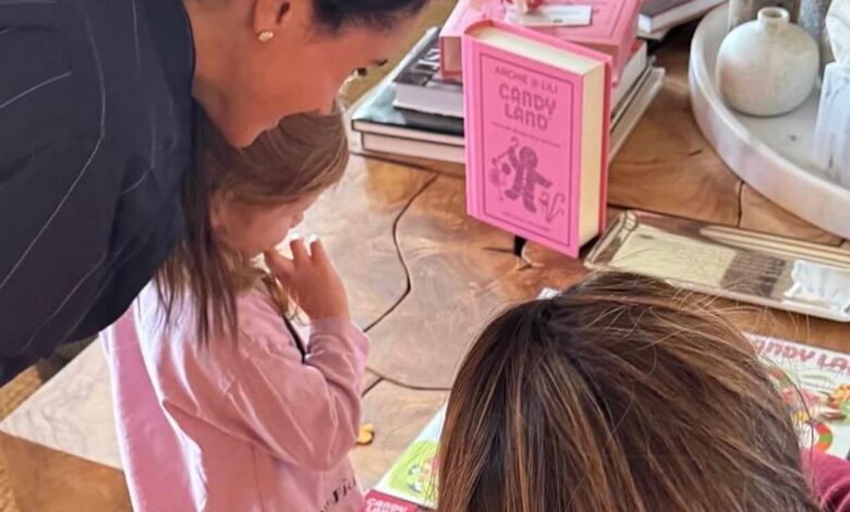 Meghan markle models power lunch style while out with serena williams