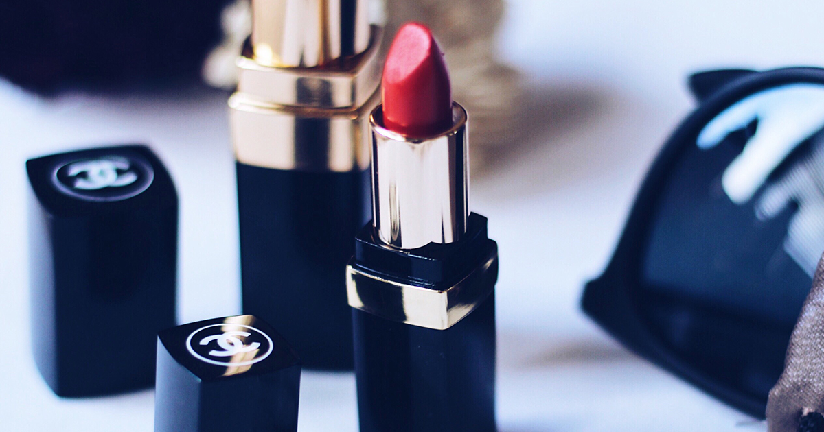 The lipstick trick every french woman knows