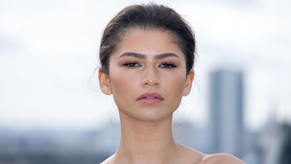 Zendaya shrek 5 press tour method dressing outfits