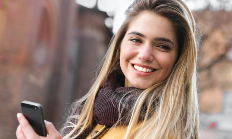 Im feeling the urge to wear a little french scarf