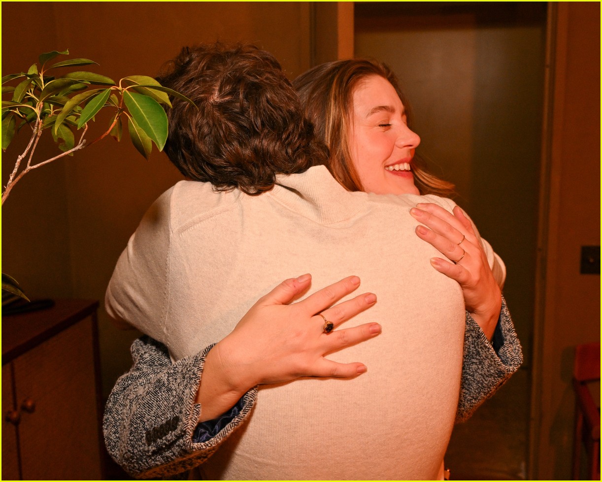 Katie holmes and zoey deutch adopt work wife style