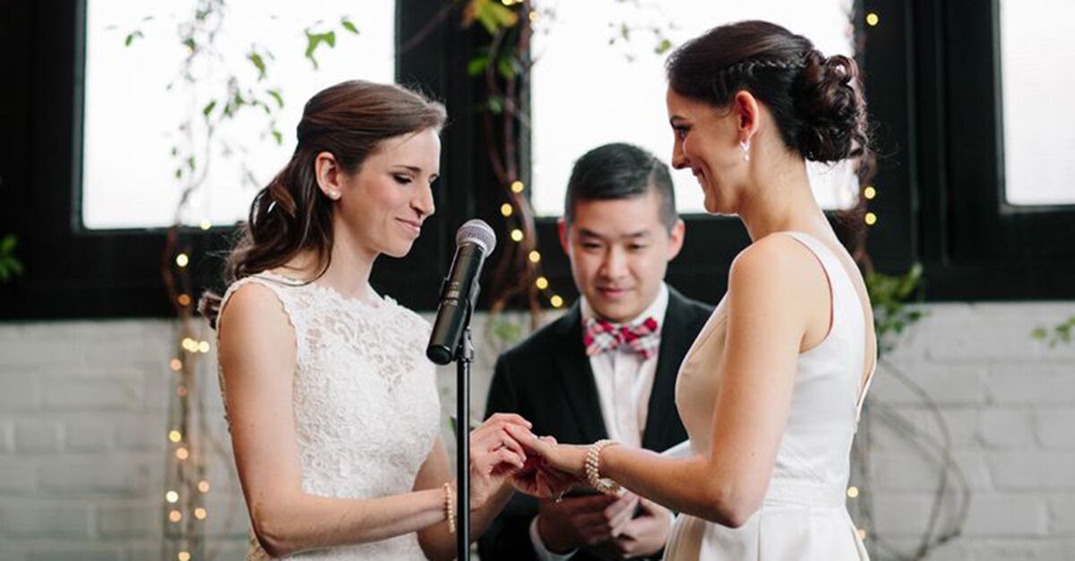 Officiate perform screw przen prlog friend How to officiate a wedding first time
