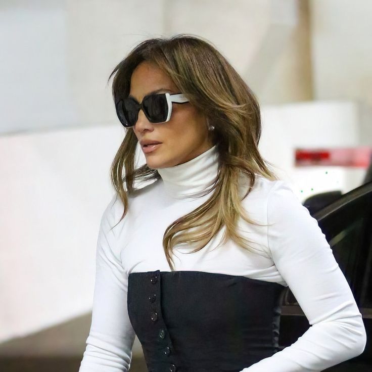 Jennifer lopez sheer trend winter holiday style
