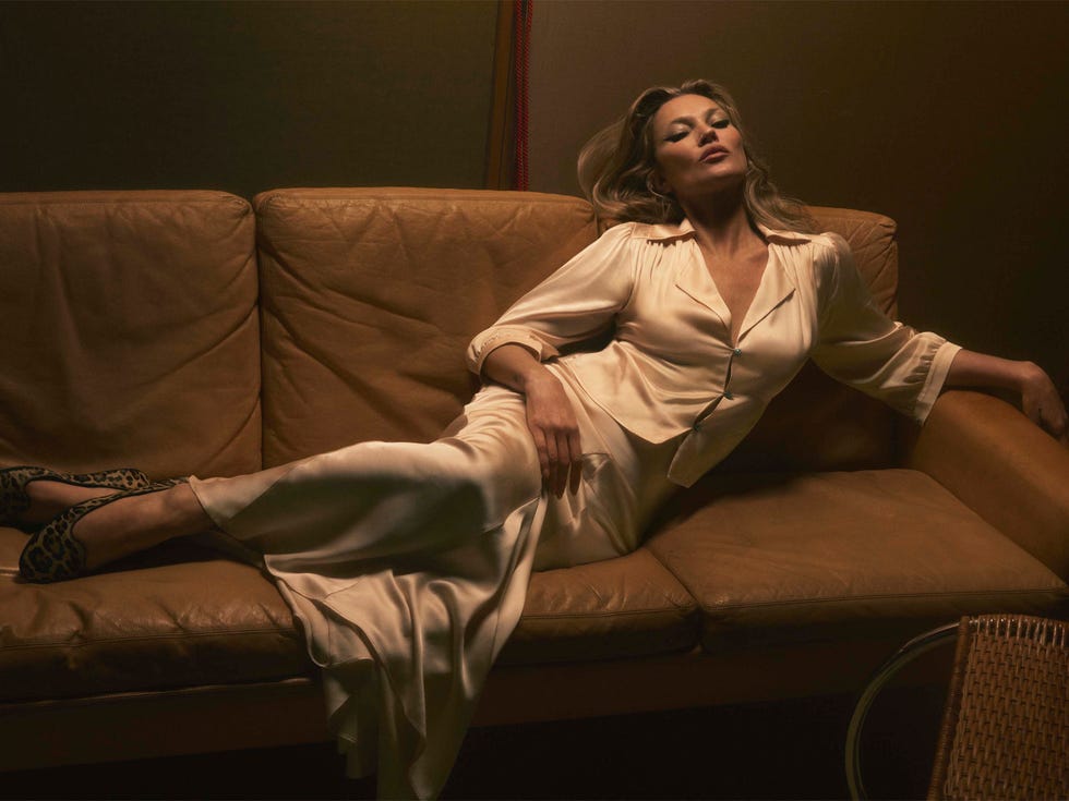 Kate moss trying on her new zara collection