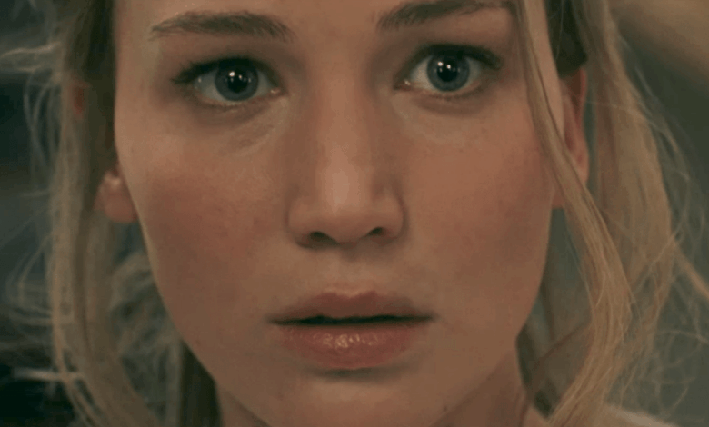 Jennifer lawrence nails cool mom to be style