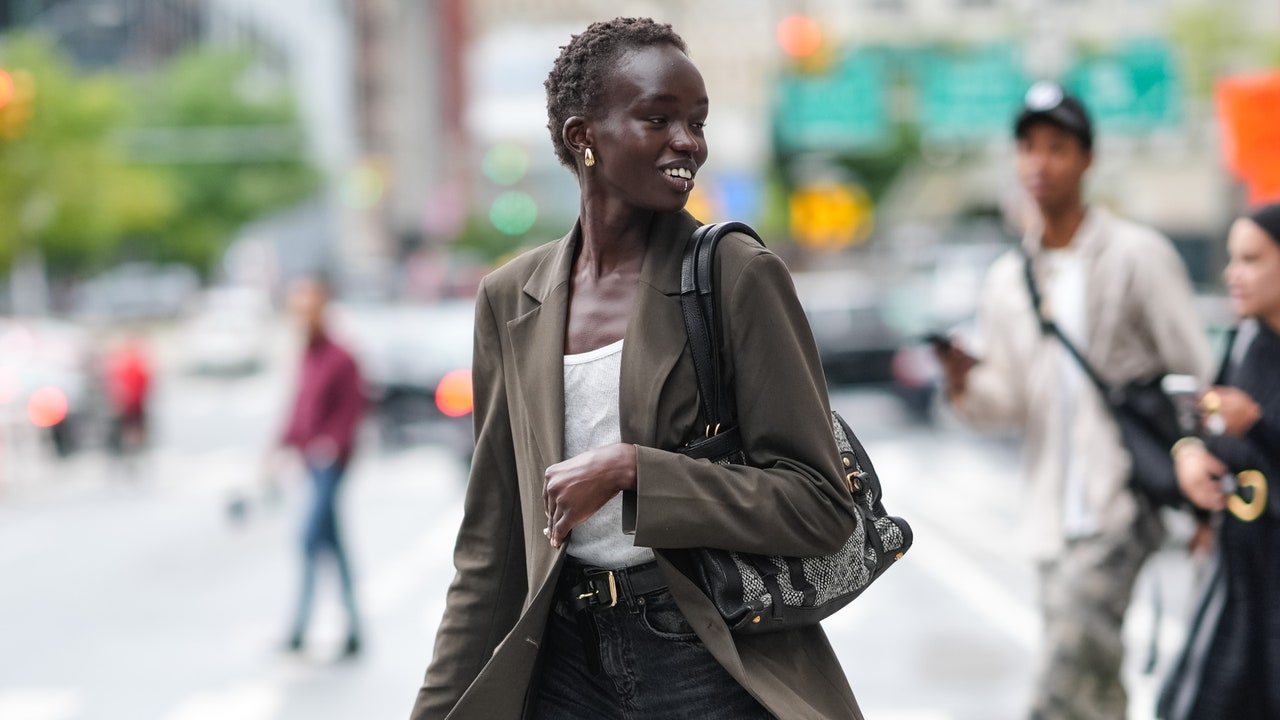 Adidas samba sambas shoes gold visit red Why do i suddenly want adidas sambas