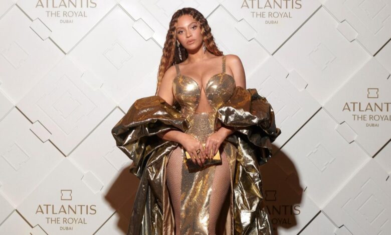 10 best dressed stars charlize theron ariana grande cynthia erivo