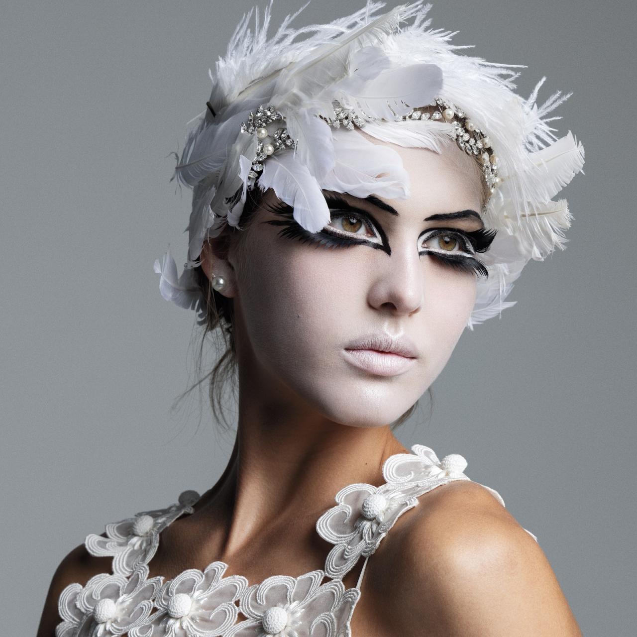 Gotta dance a band of dancers and models get grooving in falls most moving looks