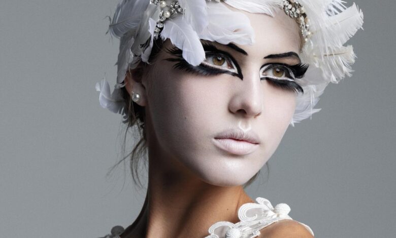 Gotta dance a band of dancers and models get grooving in falls most moving looks