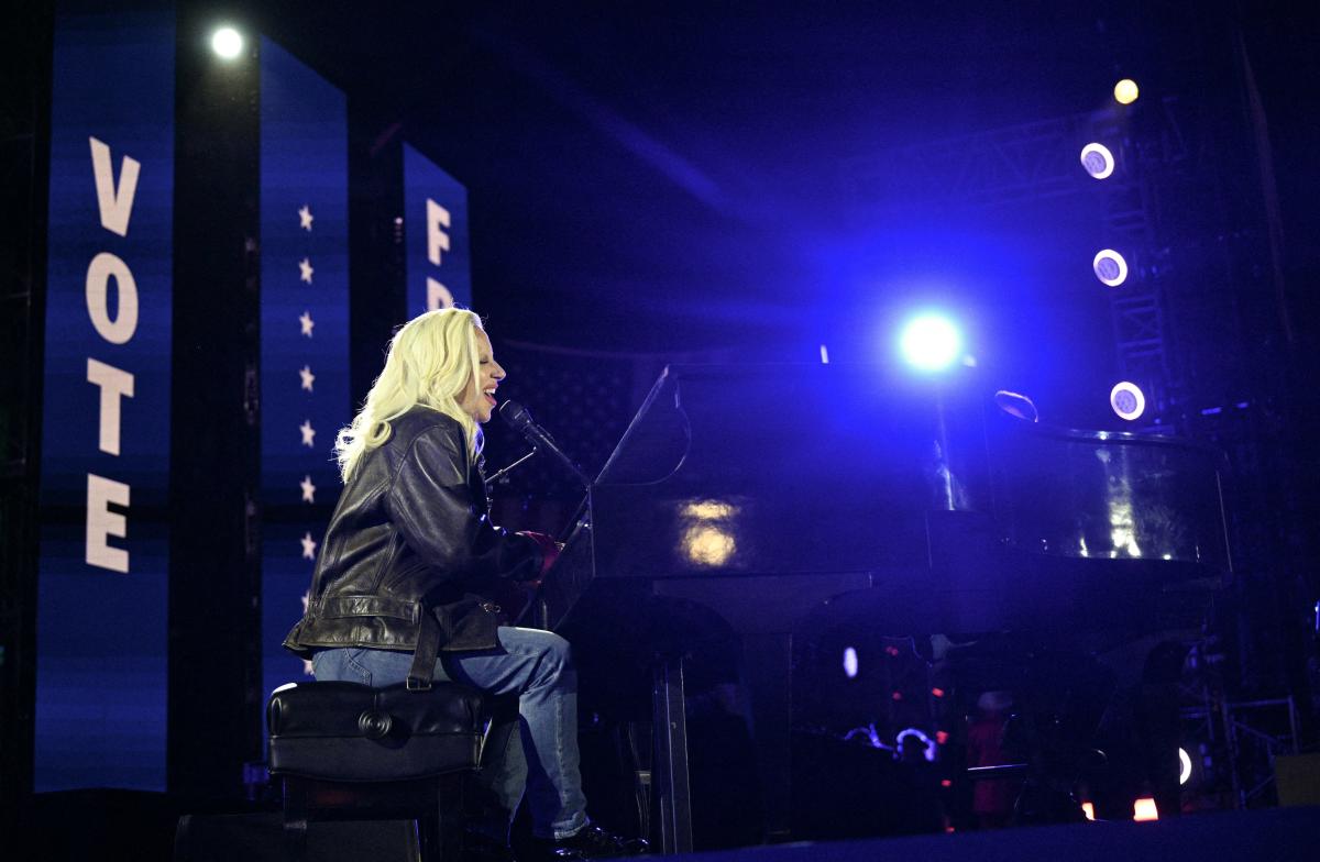 Lady gaga kamala harris philadelphia rally